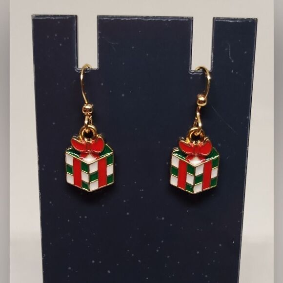 Jewelry - Earrings Christmas presents holiday new e57